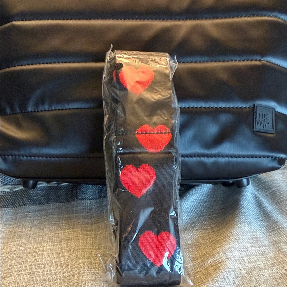 Black Quilted tote Bag - Picture 4 of 7